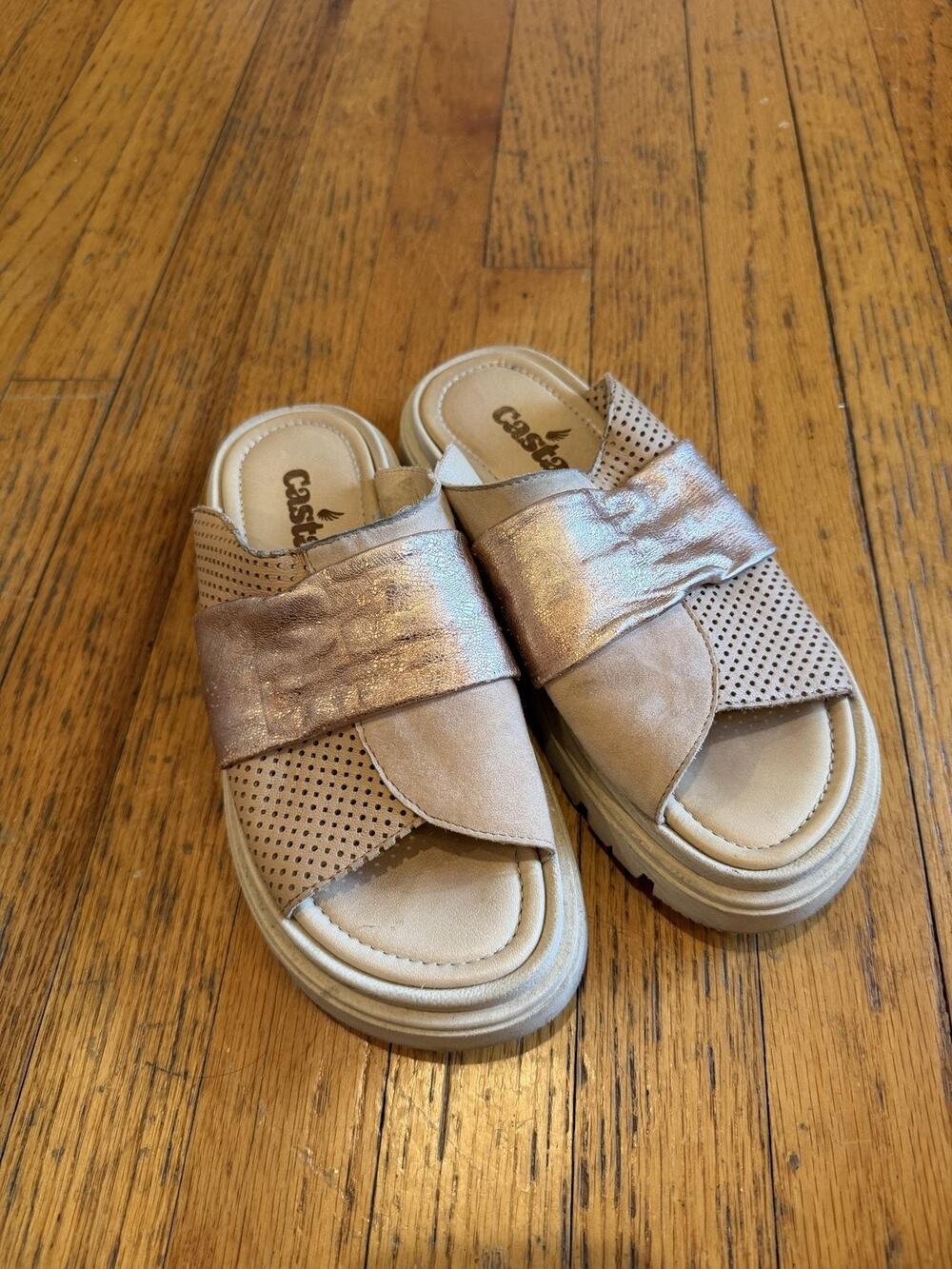 Casta Women's Gold Leather Platform Sandals Size 7.5